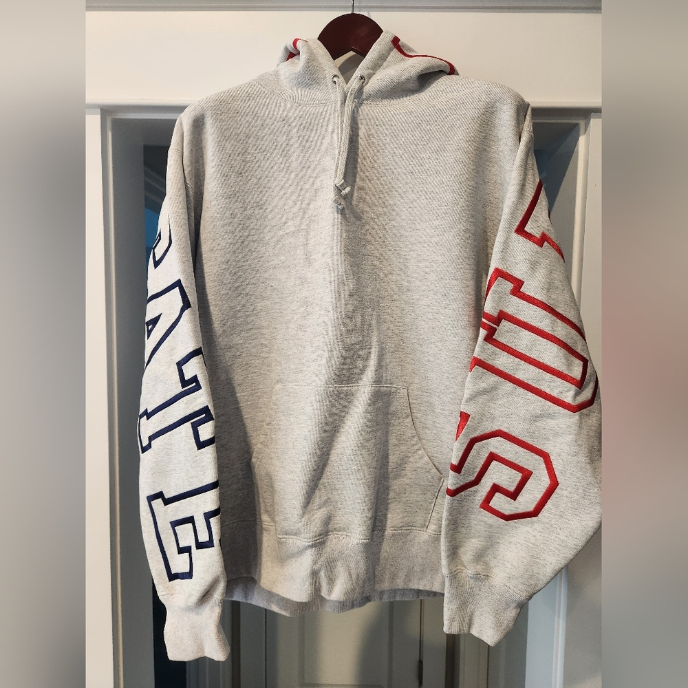 SUPREME HOODIE